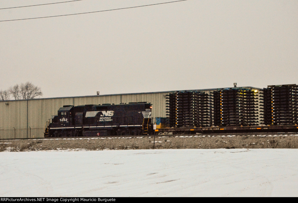 GTW Flat car with Truck Chassis Load